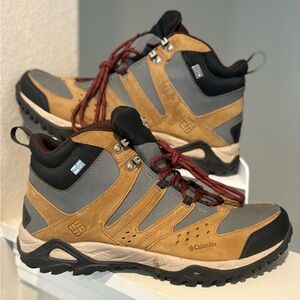 Columbia Hiking Boots Men’s Size 10 Brown YM1014-049 Waterproof Techlite